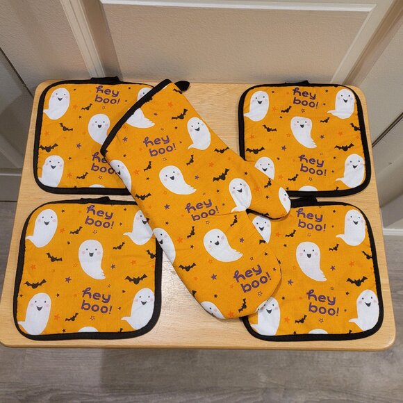 Other - Halloween, hey boo! Oven Mitt & 4 Potholder set. Ghost & Bats. Never Used.